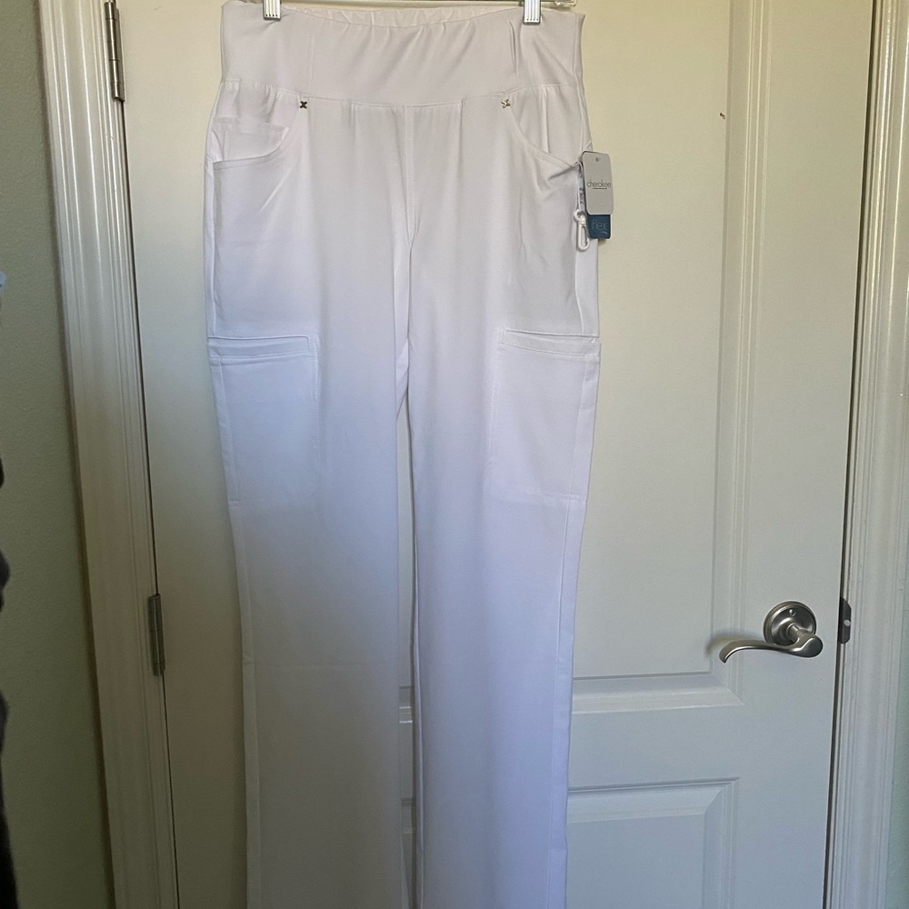 Cherokee scrubs NWT